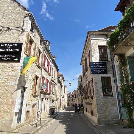 Le Beau Chardonnay, Au Coeur De Chablis Apartment Bagian luar foto