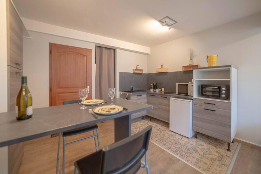 Le Beau Chardonnay, Au Coeur De Chablis Apartment Bagian luar foto