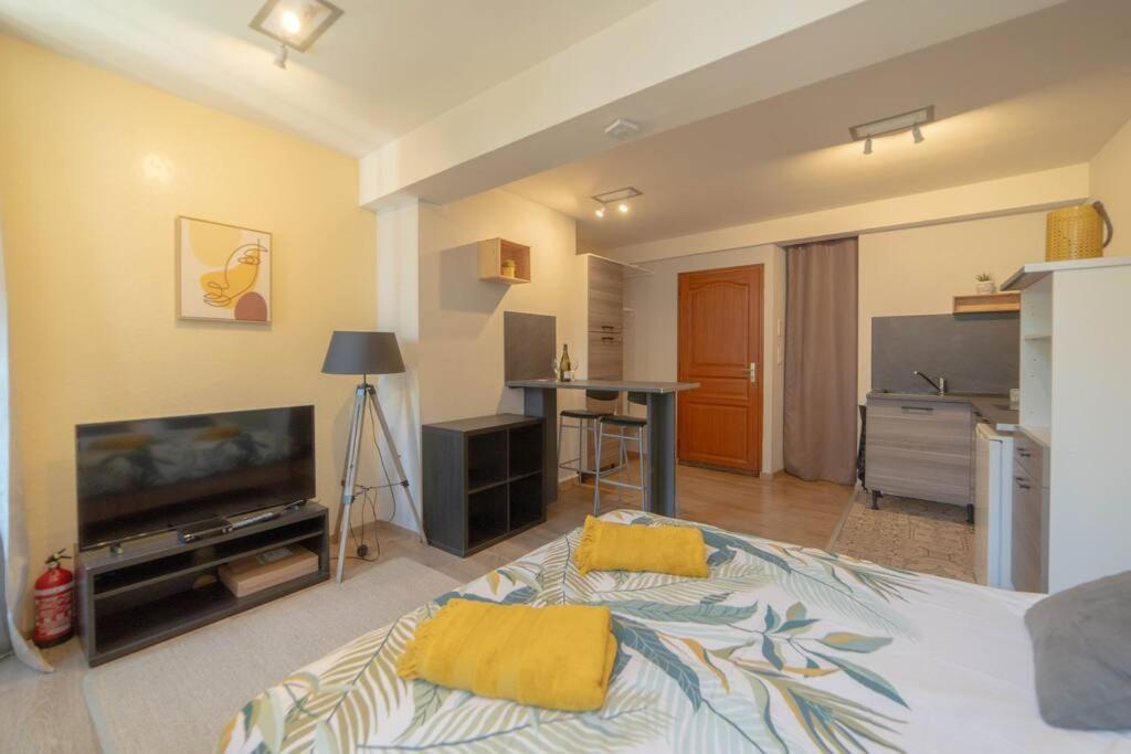 Le Beau Chardonnay, Au Coeur De Chablis Apartment Bagian luar foto