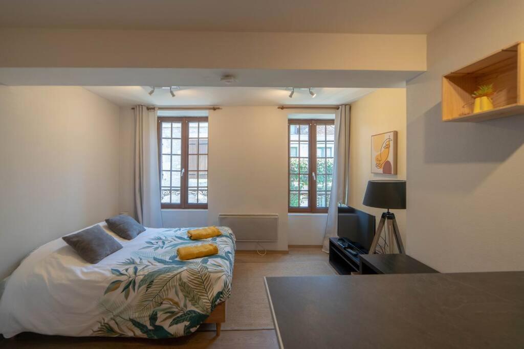 Le Beau Chardonnay, Au Coeur De Chablis Apartment Bagian luar foto